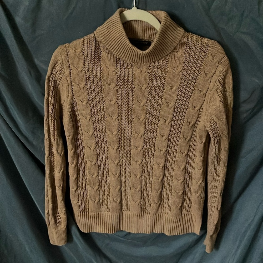 Banana Republic: Carmel Colored Cotton Blend Cable Knit Sweater- side slits- SP